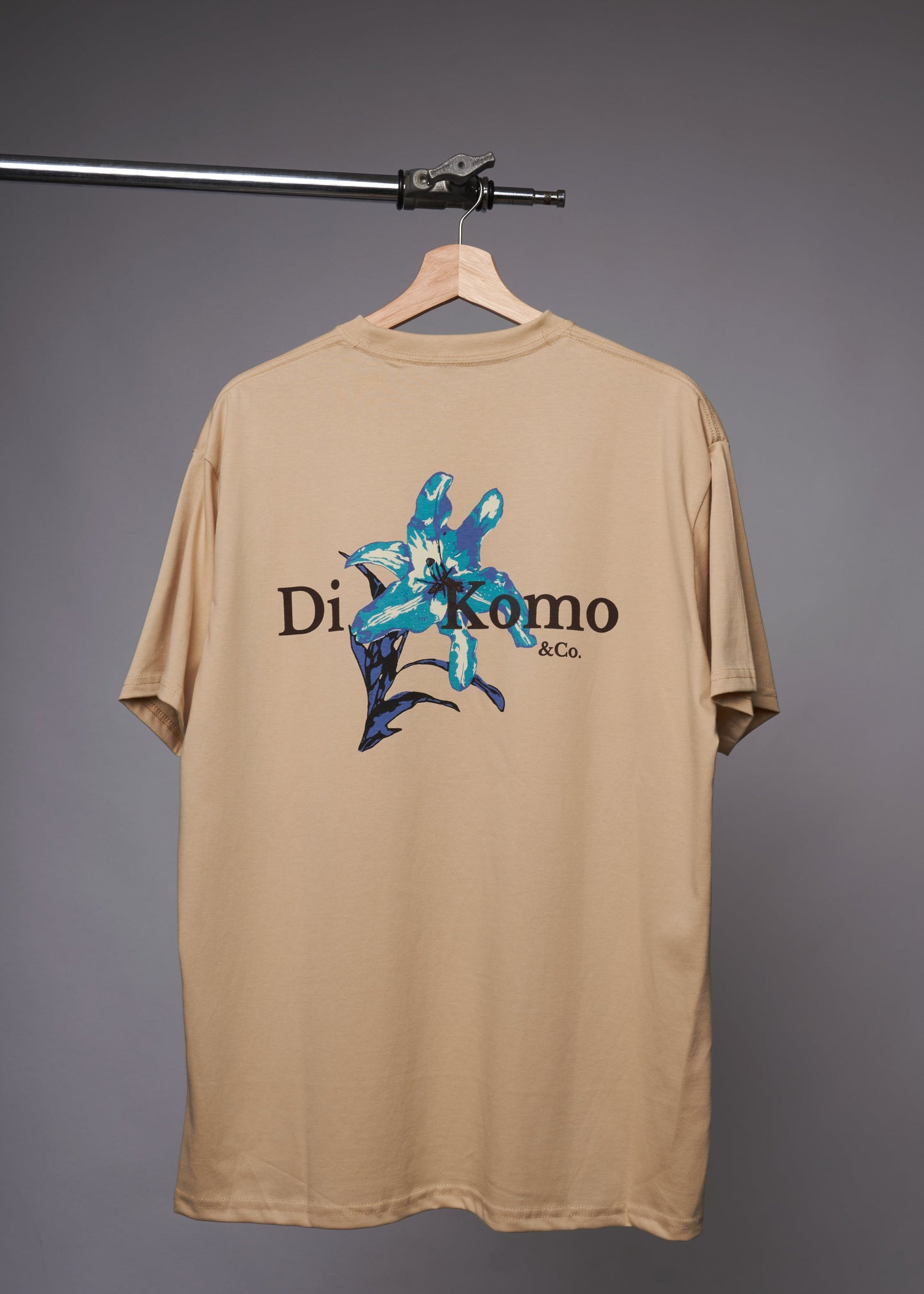 BLUE BLOOMIN’ TEE